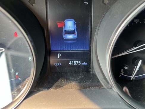 Used 2021 Toyota C-HR XLE FWD image 14
