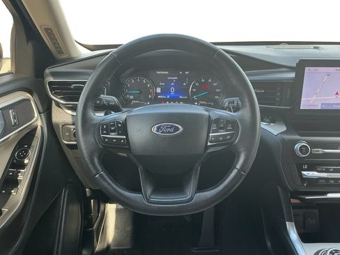 Used 2020 Ford Explorer XLT w/ Equipment Group 202A RWD image 18