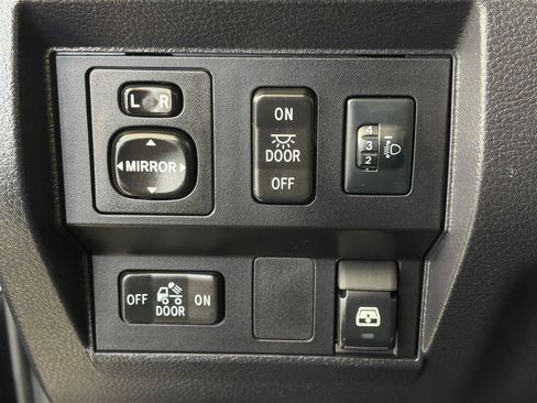 Used 2017 Toyota Tundra SR5 w/ TRD Off Road Package image 23