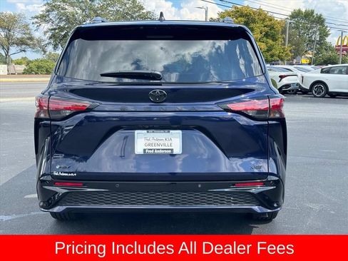 Used 2026 Toyota Sienna XSE FWD image 4