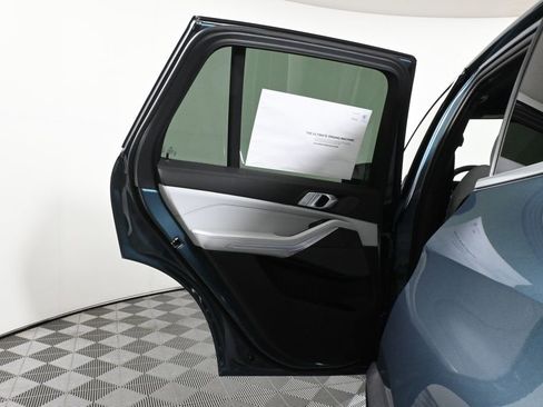 Used 2026 BMW X5 xDrive40i w/ Premium Package image 32