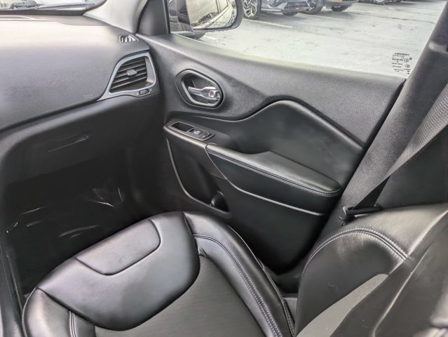 Used 2020 Jeep Cherokee Latitude Plus FWD image 17