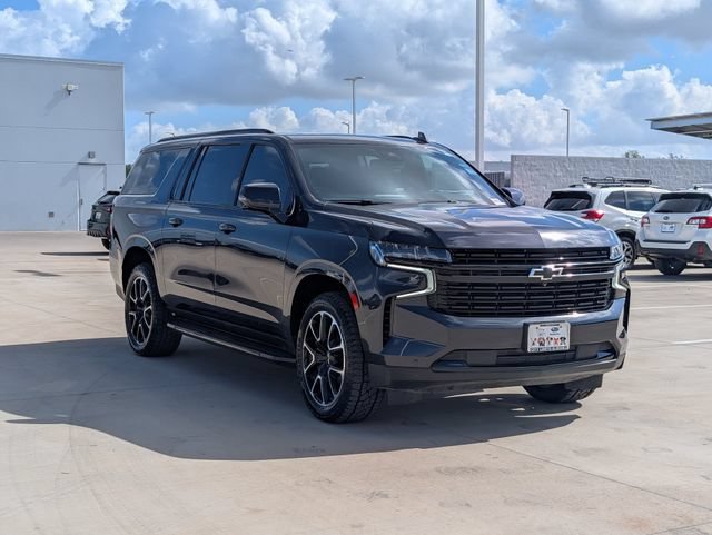 Used 2023 Chevrolet Suburban RST w/ Luxury Package AWD/4WD image 7