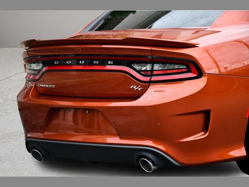 Used 2020 Dodge Charger R/T w/ Plus Group RWD image 28