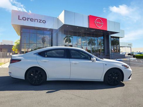 Used 2024 Lexus ES 350 F Sport w/ Accessory Package (Z2) image 4