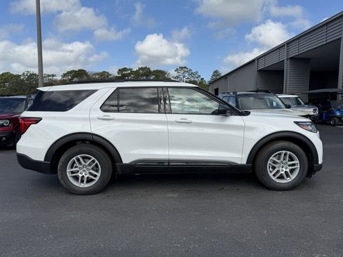 New 2026 Ford Explorer Active w/ Active Comfort Package RWD image 3