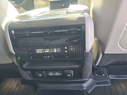 Used 2022 Jeep Wagoneer Series I w/ Convenience Group I image 14