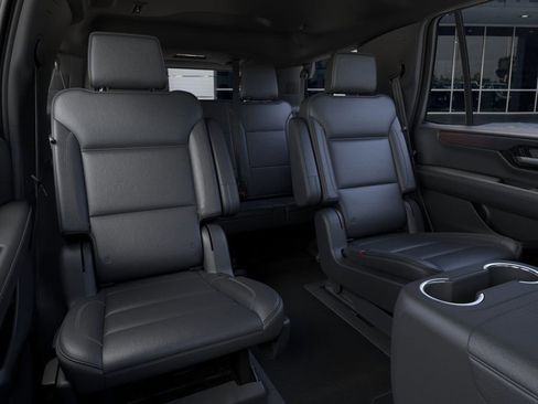 New 2026 GMC Yukon Denali w/ Denali Reserve Package AWD/4WD image 17