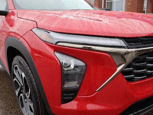 New 2026 Chevrolet Trax RS w/ Sunroof Package image 3