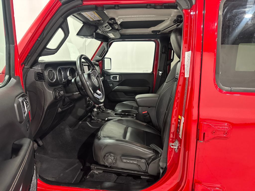 Used 2021 Jeep Wrangler Unlimited Sahara w/ Uconnect 4C Nav & Sound Group AWD/4WD image 14