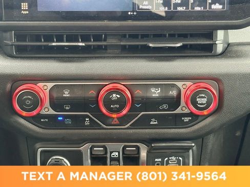 Used 2024 Jeep Wrangler Unlimited w/ LED Headlamp & Fog Lamp Group AWD/4WD image 19