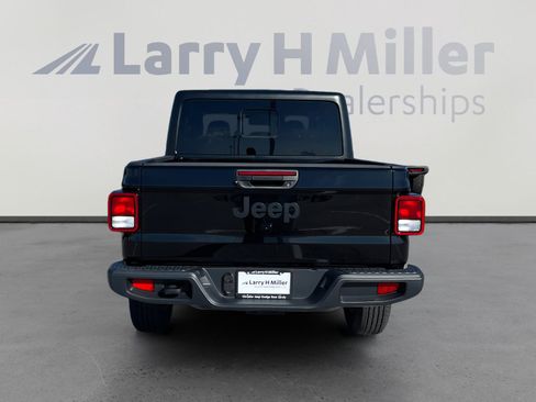 New 2026 Jeep Gladiator Sport image 4