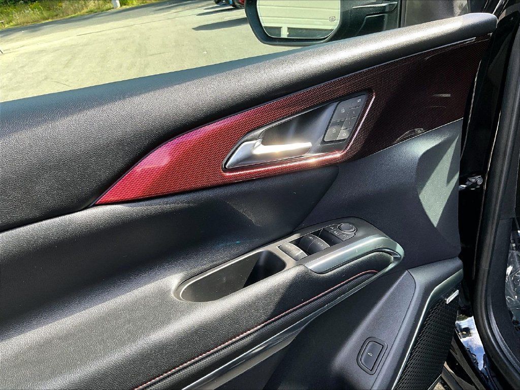 Used 2024 Chevrolet Traverse RS w/ LPO, Floor Liner Package AWD/4WD image 9
