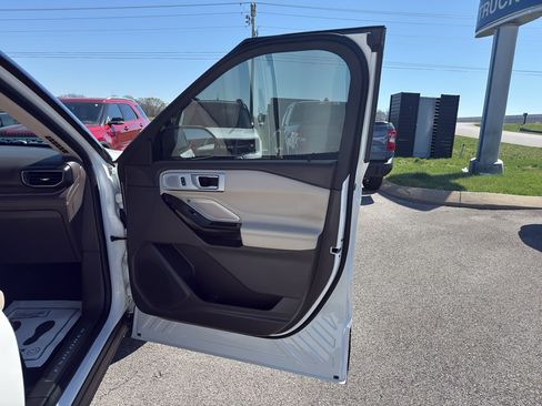 Used 2021 Ford Explorer Platinum w/ Equipment Group 601A image 20