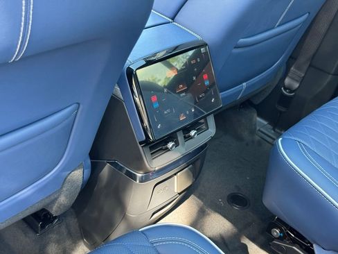 New 2026 Cadillac Vistiq Premium Luxury image 24