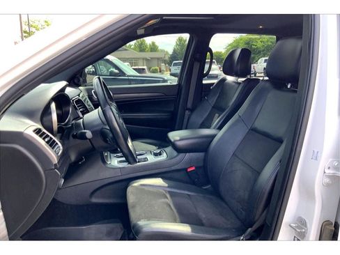 Used 2022 Jeep Grand Cherokee Laredo X AWD/4WD image 27