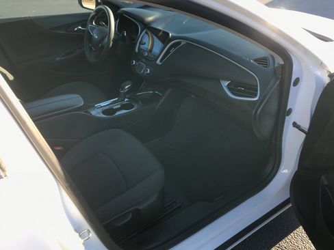 Used 2023 Chevrolet Malibu LT image 32