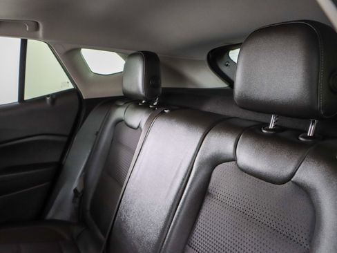 Used 2024 Chevrolet Trax LT w/ Sunroof Package FWD image 24