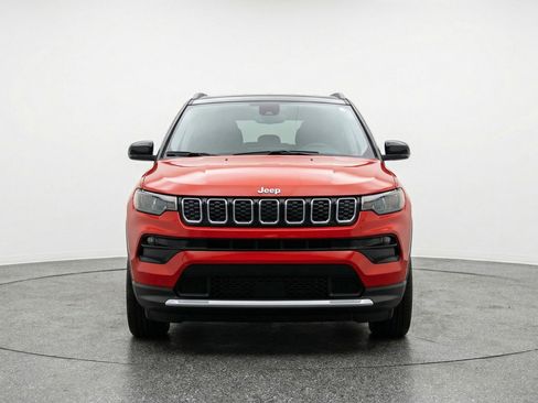 Used 2025 Jeep Compass Limited image 2