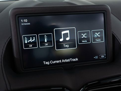 Used 2023 Aston Martin V8 Vantage Roadster image 38