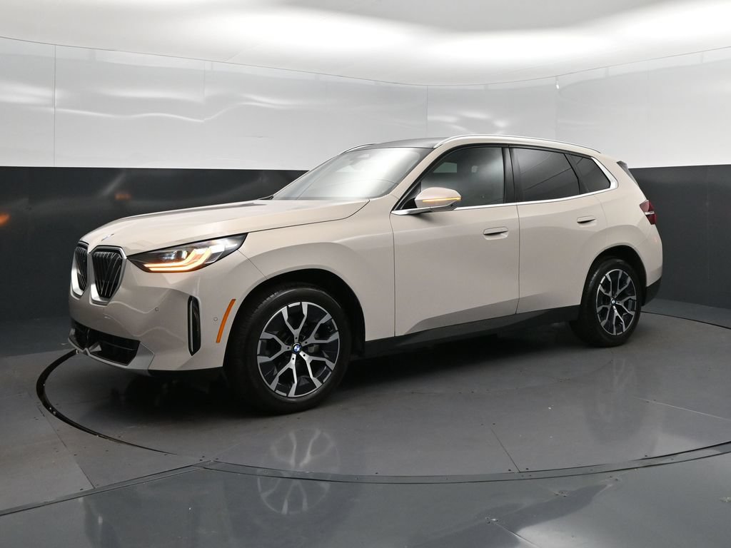 Used 2025 BMW X3 xDrive30i w/ Premium Package AWD/4WD image 3