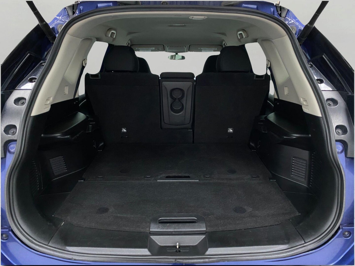 Used 2018 Nissan Rogue SV FWD image 6
