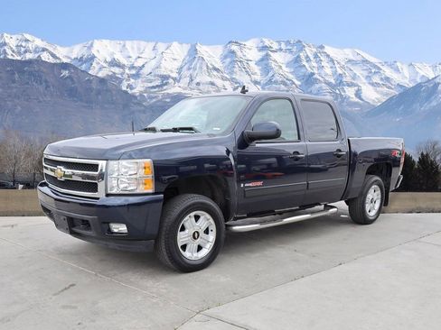 Used 2007 Chevrolet Silverado 1500 LTZ w/ Max Trailering Pack image 2