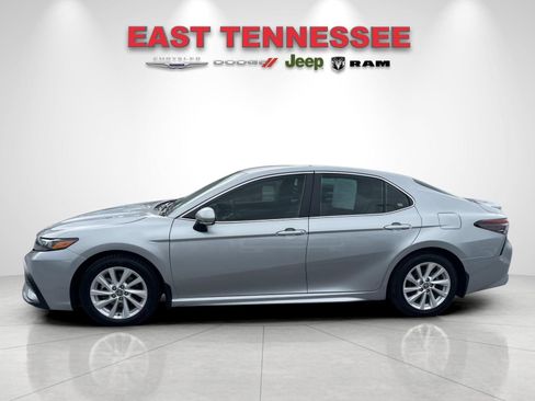 Used 2024 Toyota Camry SE FWD image 6