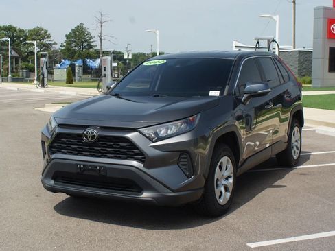Used 2022 Toyota RAV4 LE AWD/4WD image 22
