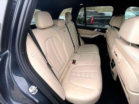 Used 2022 BMW X5 xDrive40i w/ Premium Package image 22