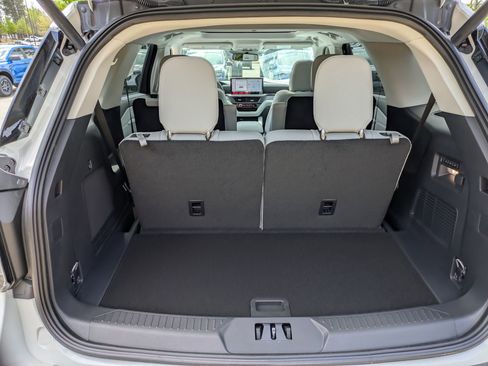 New 2026 Ford Explorer Platinum image 35