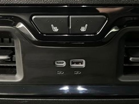 Used 2024 GMC Sierra 2500 AT4X image 48