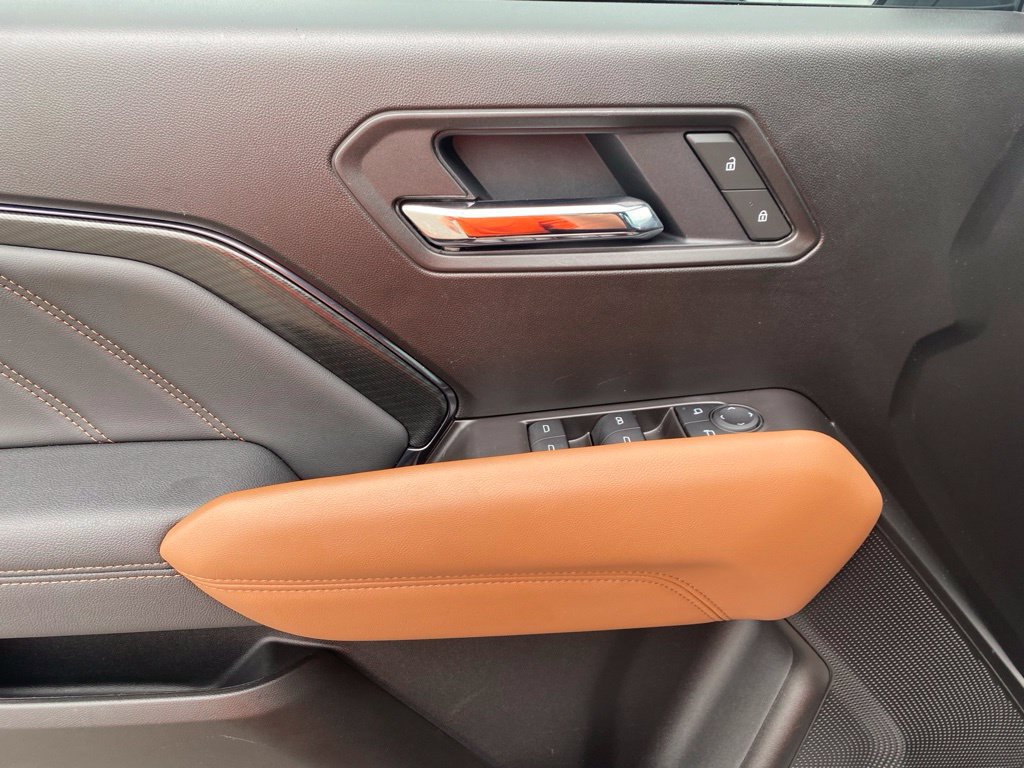 Used 2025 GMC Canyon AT4 AWD/4WD image 18