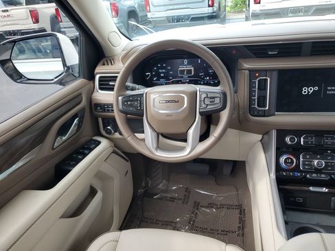 Used 2024 GMC Yukon Denali AWD/4WD image 12
