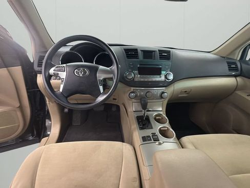 Used 2012 Toyota Highlander FWD w/ Tech Pkg image 14
