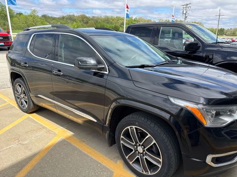 Used 2017 GMC Acadia Denali w/ Technology Package AWD/4WD image 2