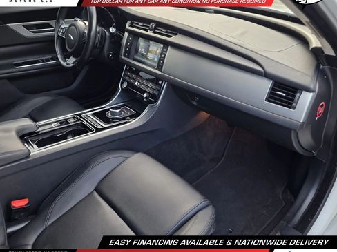 Used 2017 Jaguar XF Premium RWD image 21