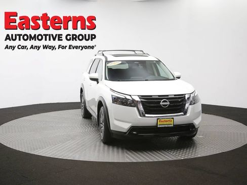 Used 2024 Nissan Pathfinder SV w/ SV Premium Package AWD/4WD image 56