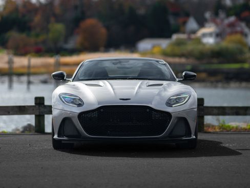 Used 2023 Aston Martin DBS Coupe image 35