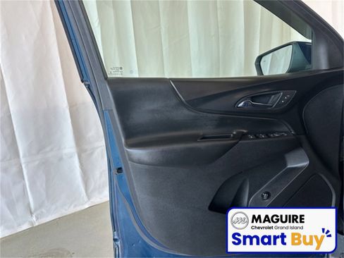 Used 2020 Chevrolet Equinox LT w/ Driver Convenience Package image 16