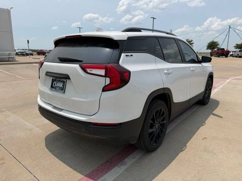 Used 2023 GMC Terrain SLE w/ Elevation Edition FWD image 3