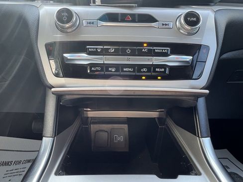 Used 2023 Ford Explorer XLT w/ Equipment Group 202A image 36