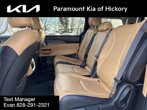 Used 2024 Kia Carnival LX image 14