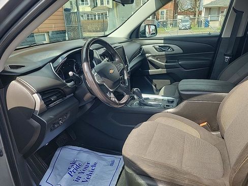 Used 2018 Chevrolet Traverse LT image 13