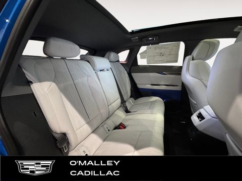 New 2026 Cadillac Optiq Luxury 2 image 13