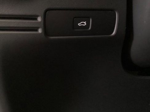 New 2025 Volvo XC40 B5 Plus w/ Protection Package Premier image 19