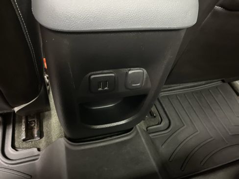 Used 2015 Chevrolet Colorado Z71 AWD/4WD image 13
