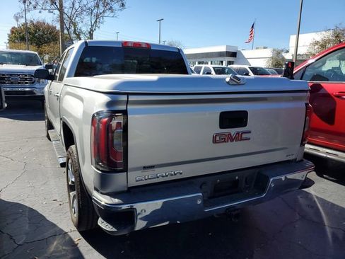 Used 2018 GMC Sierra 1500 SLT image 3