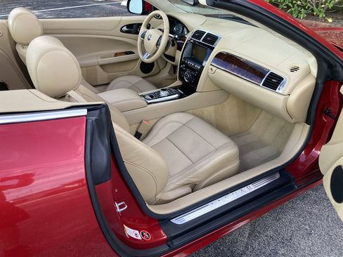 Used 2014 Jaguar XK Convertible image 17