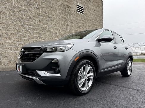 Used 2023 Buick Encore GX Preferred w/ Cold Weather Comfort Package FWD image 4